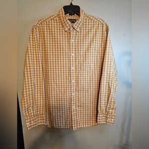 RYE Hawker Rye Yellow Gingham Button Down Large.  Short-tail/untuck